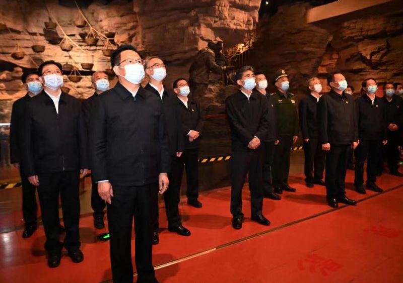 安徽省委常委集体赴河南省安阳市红旗渠学习考察弘扬好红旗渠精神传承好红色基因